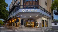 Floral Hotel · Wuxi Zen Wind Small Building hotel (Lingshan Town flower shop) Hotel di Scenic Area Mashan