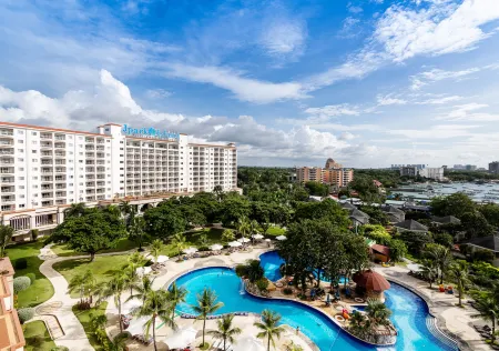 Jpark Island Resort & Waterpark Cebu