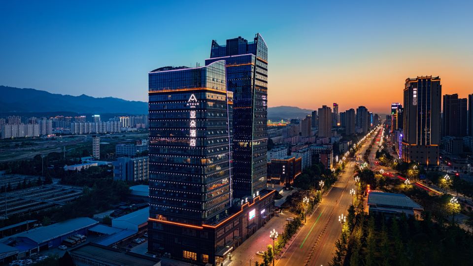 Atour Hotel (Baoji Administration Center, High-speed Railway South Station)