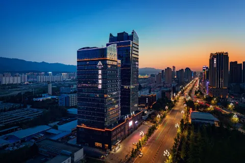 Atour Hotel (Baoji Administration Center, High-speed Railway South Station)