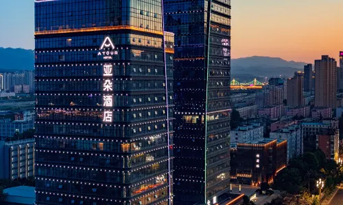 Atour Hotel (Baoji Administration Center, High-speed Railway South Station)