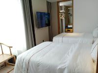 四姑娘山华轩里凯途酒店 - 天街地暖双床房
