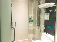 Yangchun Xinyue Hotel