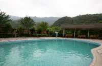 Daye Shanju Guesthouse - Pools