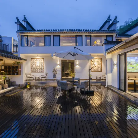 Yueyin Boshe Hongcun Holiday Guesthouse
