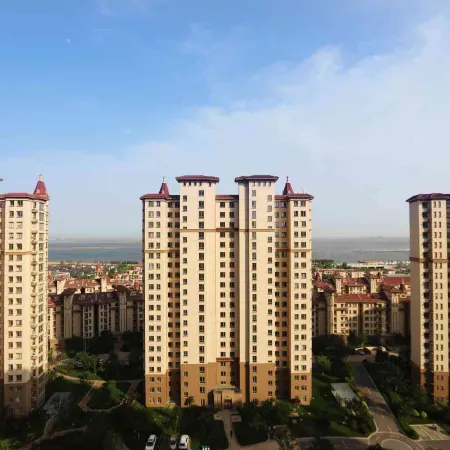 Liangzi Seaview Family Apartment (Laoting Tangshanwan Shop)