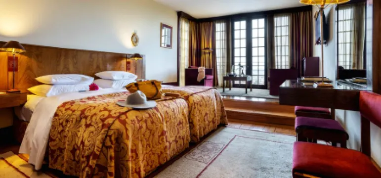 吉馬良斯莫斯泰羅-紀念碑酒店