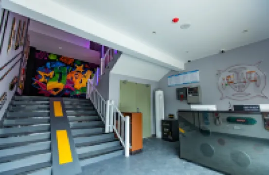 Fuzhou Youye hotel (Yantai Mountain Park Student Street)