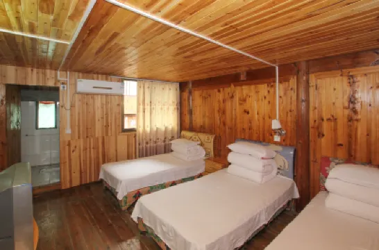 Longji Chunyu Building Hotels near Seven Stars Accompanying the Moon Viewing Platform