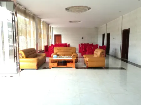 Chengbu Hengfeng Grand Hotel Отели в г. Ченбу