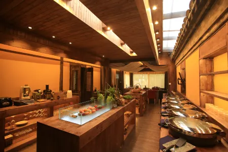 Yueshang Zen Space Homestay (Zhouzhuang Ancient Town Branch) Отели рядом с достопримечательностью «Chengxu Temple»