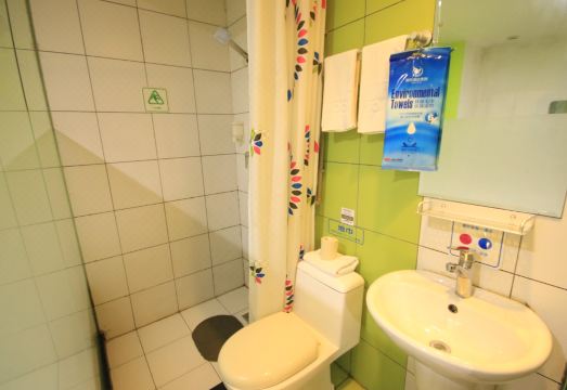 100 Hotel Hotel Overview