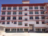 Luqu Zhaxi Yangde Business Hotel Các khách sạn gần CPC Luqu County Committee Party School