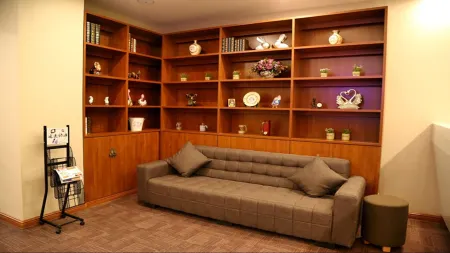 May Flower Hotel (Yanji Yanbian University Floating Market Branch) Отели рядом с достопримечательностью «Yanbian University Normal Branch»