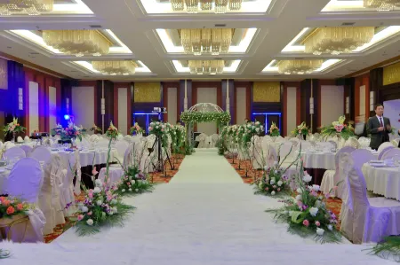 Phoenix International Hotel