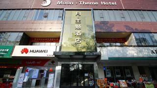moon-theme-hotel