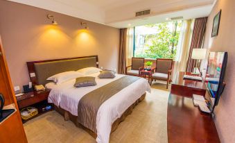 Mount Forest Hotel