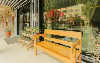 馨河宿飯店（曲靖火車站店） - 2 星級