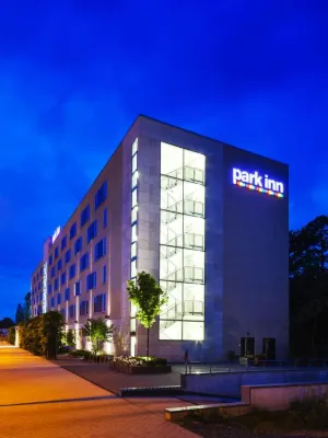 Park Inn by Radisson Frankfurt Airport Hôtels à : Aéroport de Franckfort