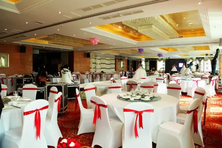 Donghua Hotel Отели рядом с достопримечательностью «Fujian Zherong the First Party Team Site»