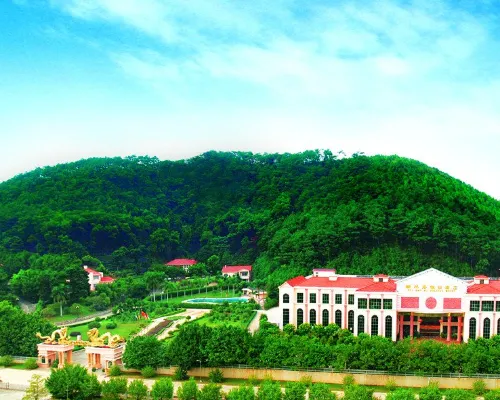 Zuiranju Holiday Hotel Hotels in Deqing
