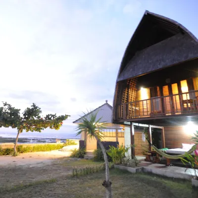 Yogi Beach Bungalow Hotel in zona Spiaggia Jungut Batu Beach