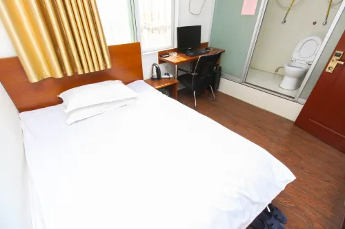 80  Hotel