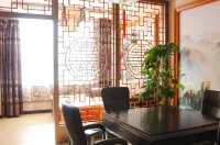 Zhongde Hotel Hotels in Delingha