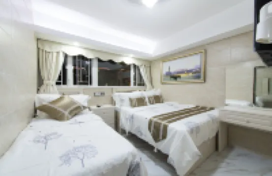 Sky Inn(Tsim Sha Tsui B1 Exit 20m)