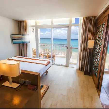 Sandy Beach Non Nuoc Resort