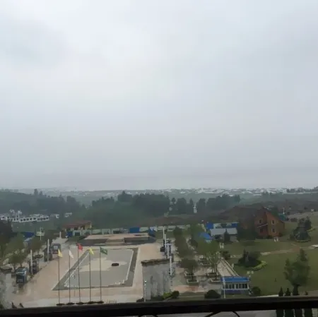 Tianju Caohai Holiday Hotel