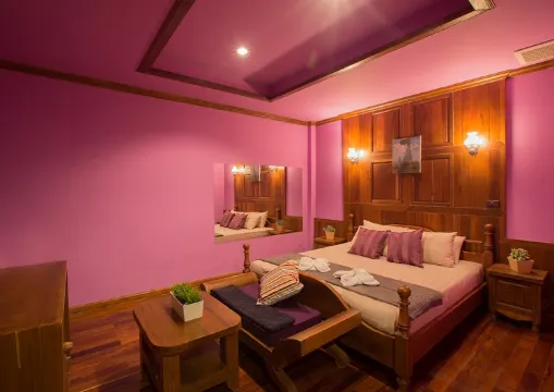 ห้องดีลักซ์ เตียงใหญ่ 1 เตียง