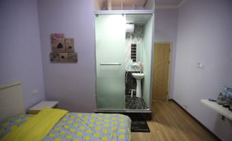 Nanchang Light Blue Homestay (Shuanggang Subway Station Branch)