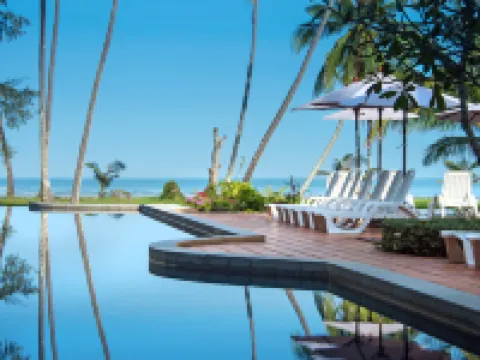 ลันตา ปุระ บีช รีสอร์ท โรงแรมในเกาะลันตา