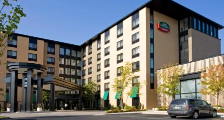 Courtyard Boston-South Boston Отели рядом с достопримечательностью «Арнолд Арборетум оф Гарвард Юниверсити»