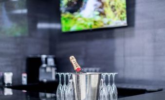 Di Carlo Hotels Madrid - Housity