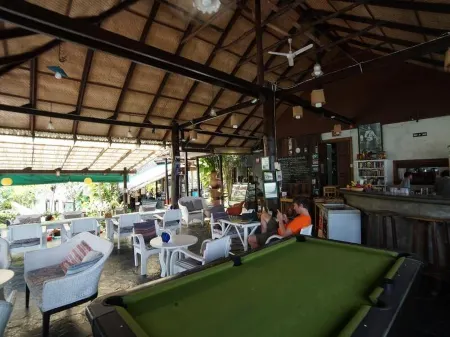 Cookies Salad Resort Отели рядом с достопримечательностью «Haad Son»