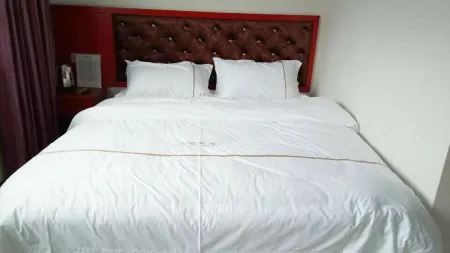 Jiange Jixiangyuan Hotel Отели рядом с достопримечательностью «Cuiyunlang»