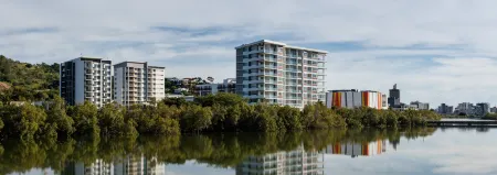 Central Holborn Apartments Отели в г. Хермит Парк