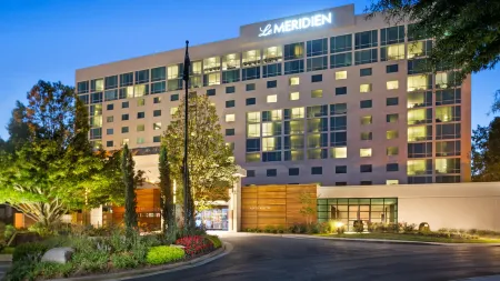 Le Méridien Atlanta Perimeter Отели рядом с достопримечательностью «Периметр Молл»