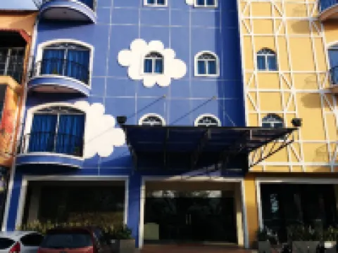 天際飯店 鄰近天恩弥勒佛院的酒店