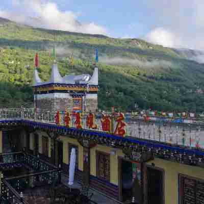 Danbading Shengjing Hotel (Jiaju Zangzhai No.5 Observation Deck) Hotel Exterior