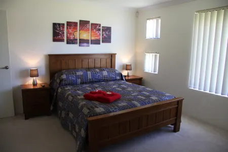 Byford House on the Scarp Отели в г. Рокингем