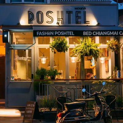 J poshtel Chiangmai Các khách sạn gần Chùa Wat Lok Molee