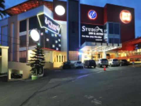 Studio Inn & Suites Semarang Hotels in Gajahmungkur