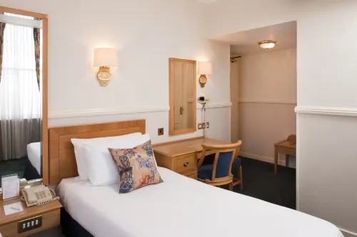 Berjaya Eden Park London Hotel - breakfast