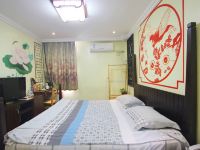 威海37度空间时尚主题酒店 - 中式大床房