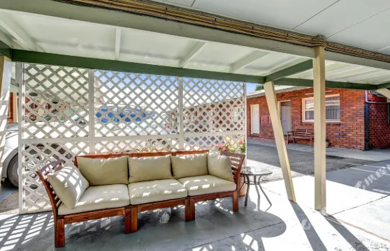 麥奎利港汽車酒店