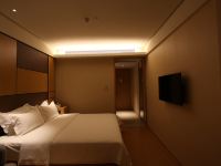 全季酒店(上海嘉定新城远香湖酒店) - 高级大床房
