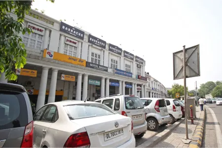 Hotel Bright Отели рядом с достопримечательностью «Сапрем Корт оф Индия»